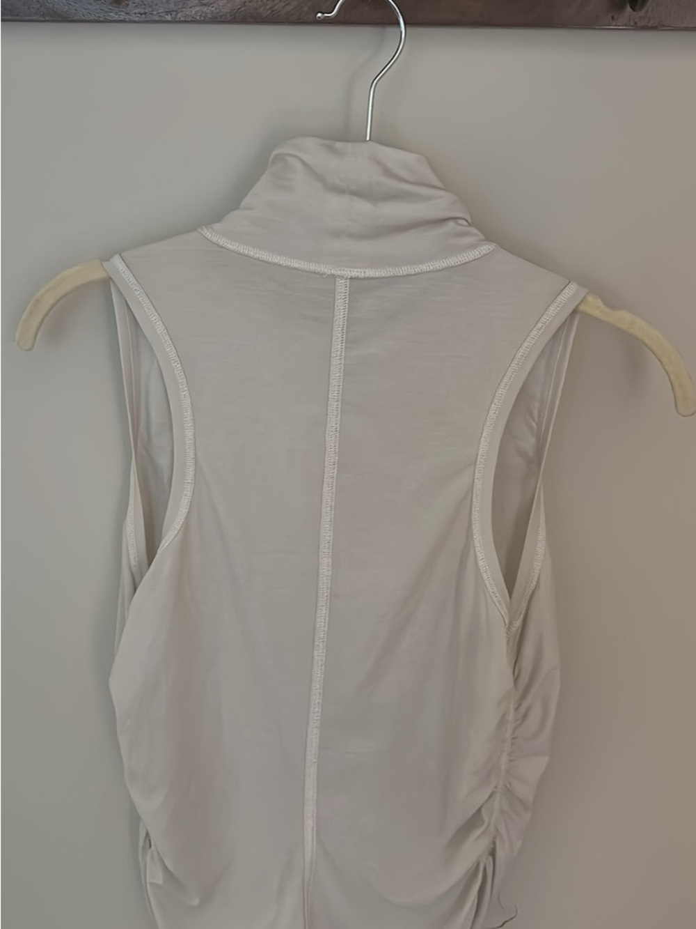 Lululemon Sleeveless Turtleneck Top Size 2